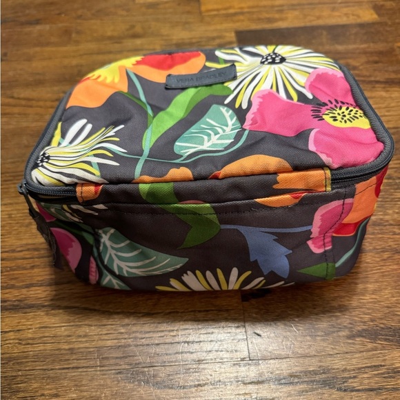 Floral Jazzy Blooms Vera Bradley Lined Lunchbox Tote - Picture 5 of 7